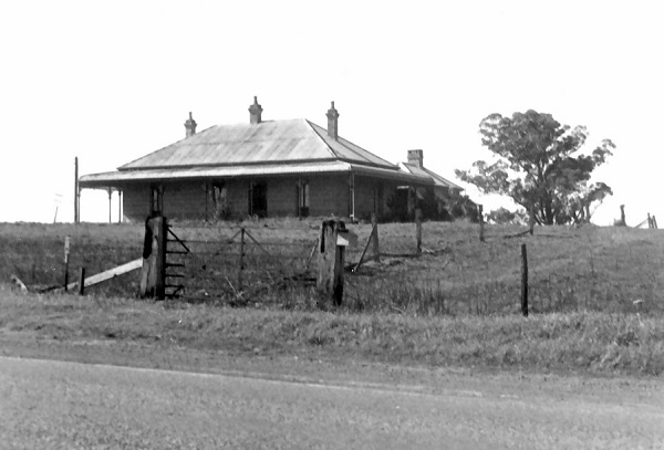 Nature, Outdoors, Building, Countryside, Rural, Farm, Housing, Hut, Shack, Field